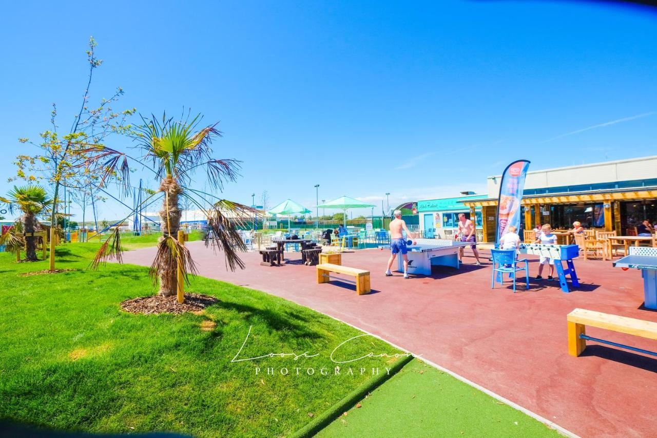 Sea 'N' Stars Platinum Plus Holiday Home With Views, Free Wifi And Netflix Camber Exterior photo