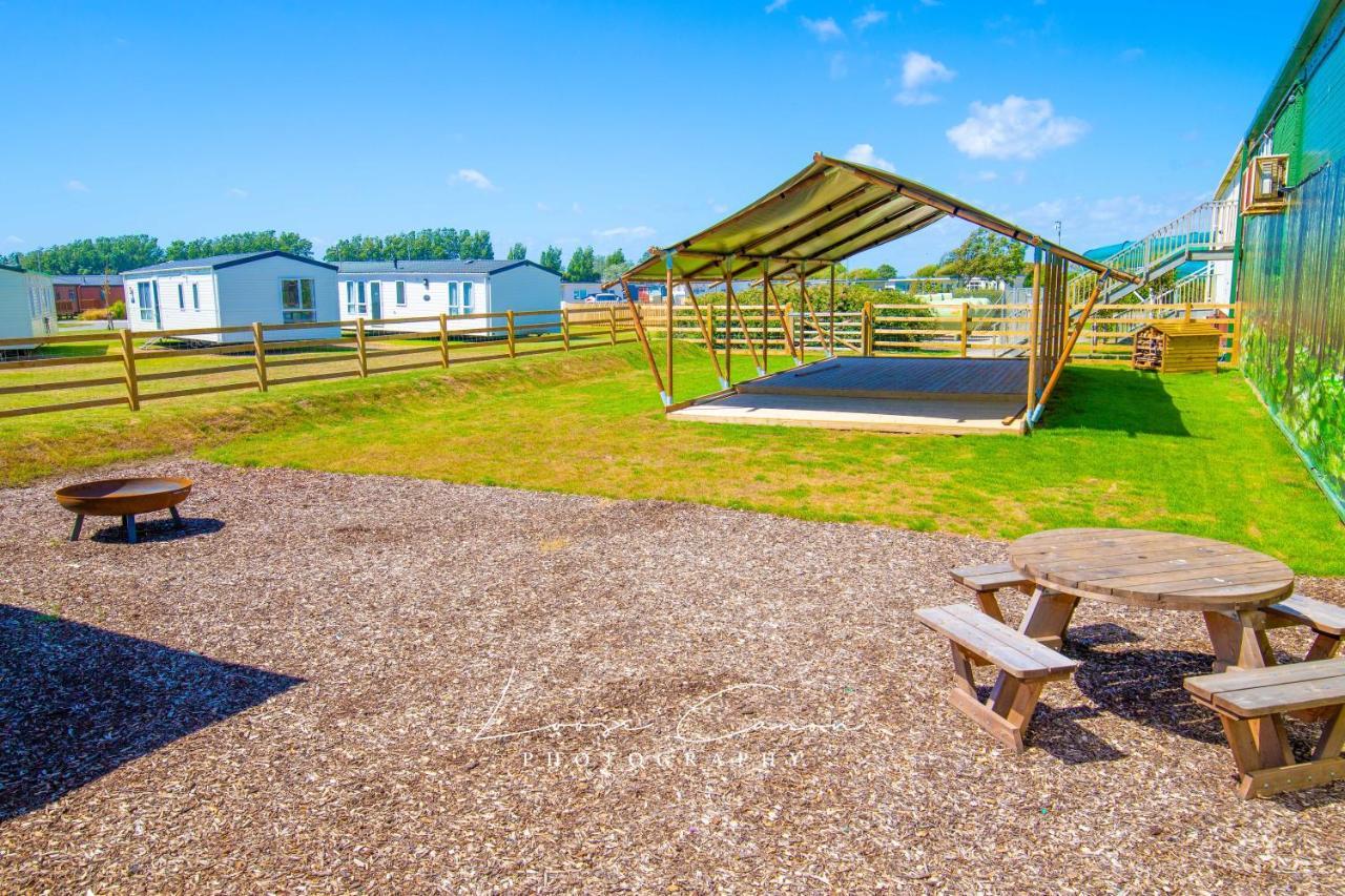 Sea 'N' Stars Platinum Plus Holiday Home With Views, Free Wifi And Netflix Camber Exterior photo