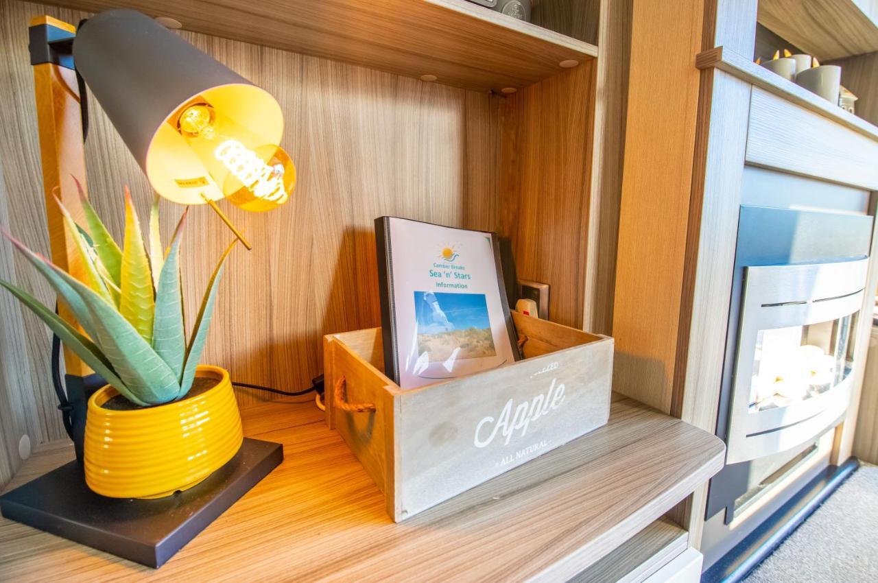 Sea 'N' Stars Platinum Plus Holiday Home With Views, Free Wifi And Netflix Camber Exterior photo